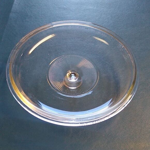 Pyrex 6240 Clear Glass Round Cover Cottagecore Grandmacore Bake ware - Picture 3 of 5